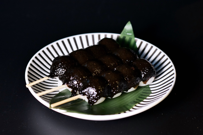 Mitarashi black sesame ( 3 pcs ) - ramen RAIJIN