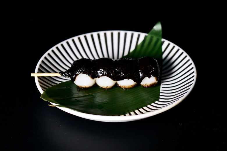 Mitarashi black sesame ( 3 pcs ) - ramen RAIJIN